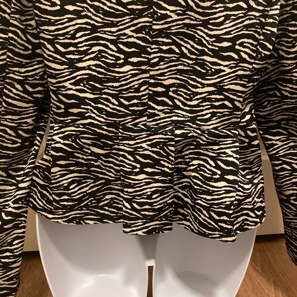 Zebra print button up blazer - Picture 5 of 5